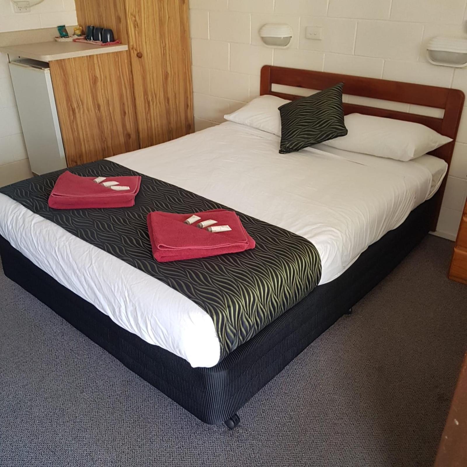 Golden Peak Motel Peakhill Peak Hill Extérieur photo