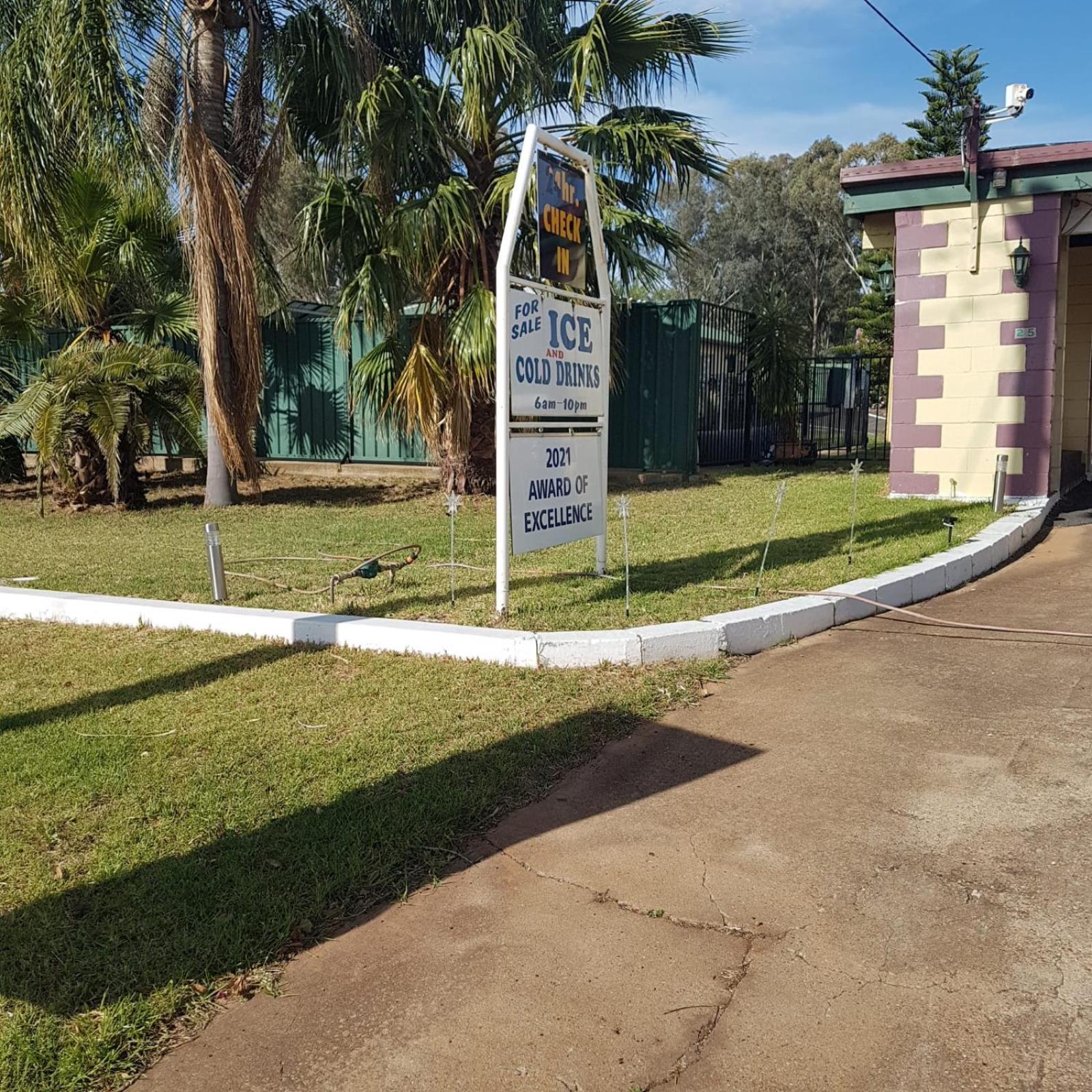Golden Peak Motel Peakhill Peak Hill Extérieur photo
