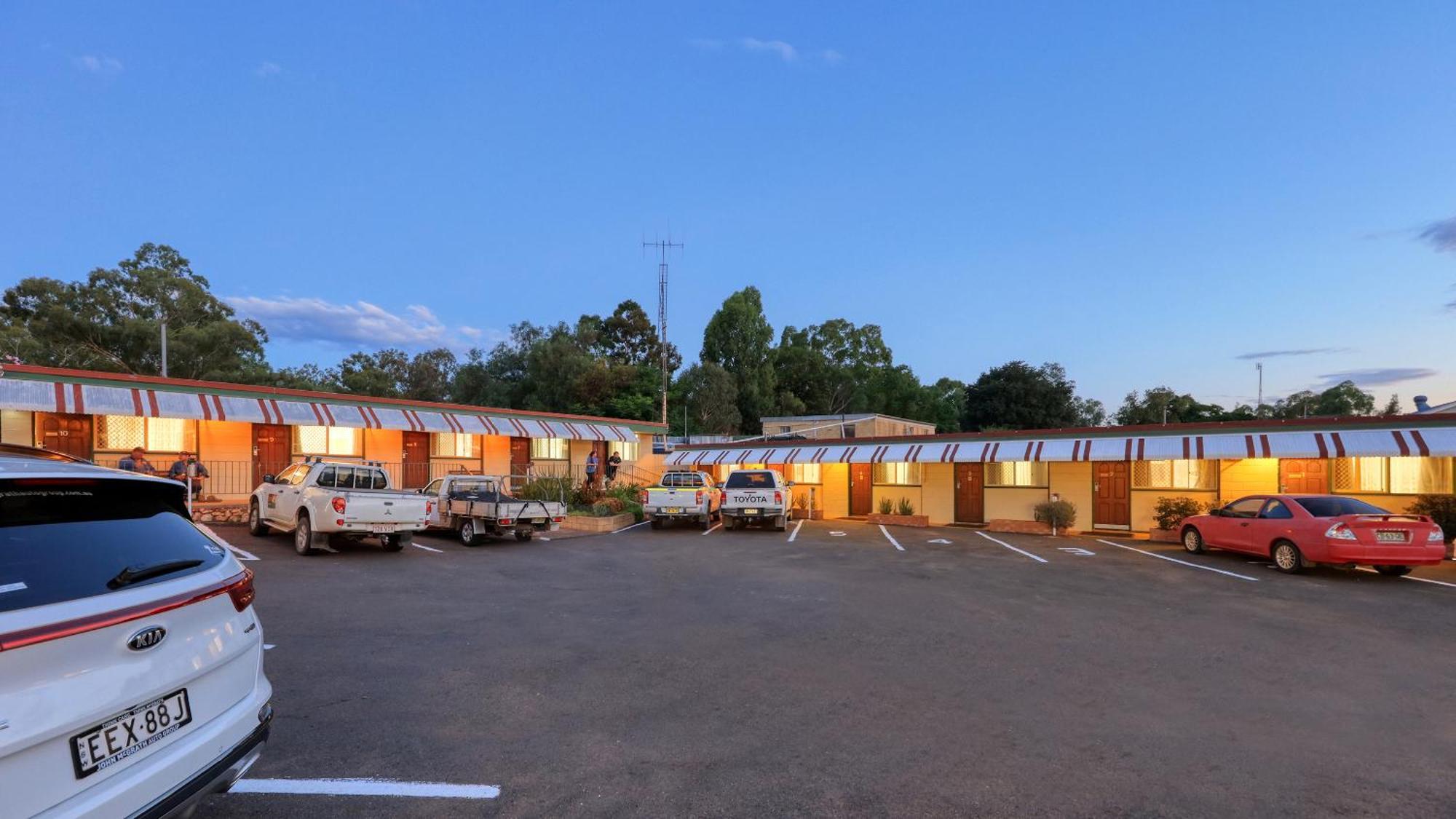 Golden Peak Motel Peakhill Peak Hill Extérieur photo